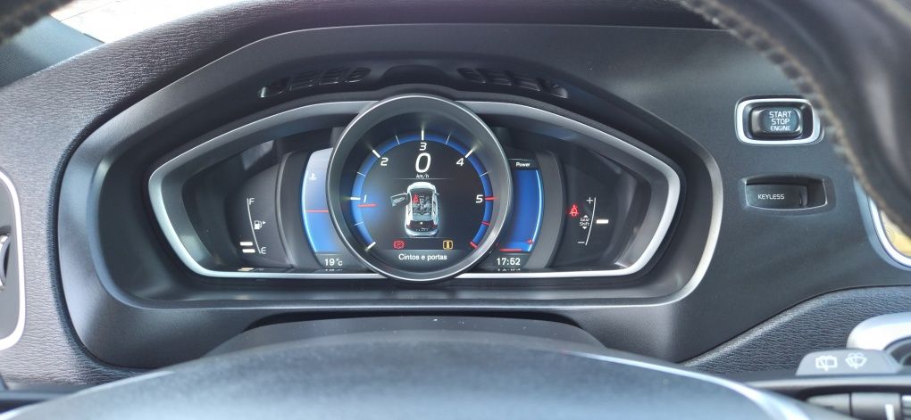 Volvo V40 R-design