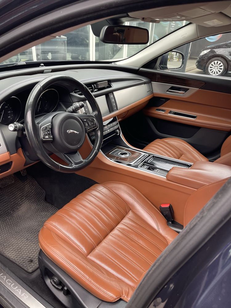Jaguar XF 2.0 2016