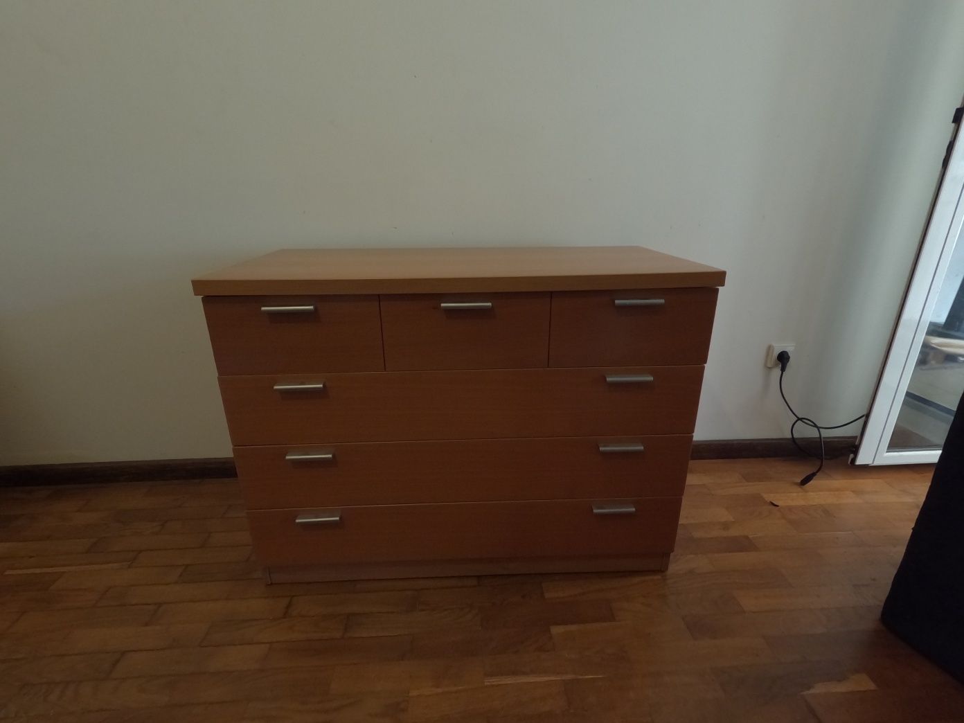 Conjunto: Cama, mesinhas de cabeceira e movel