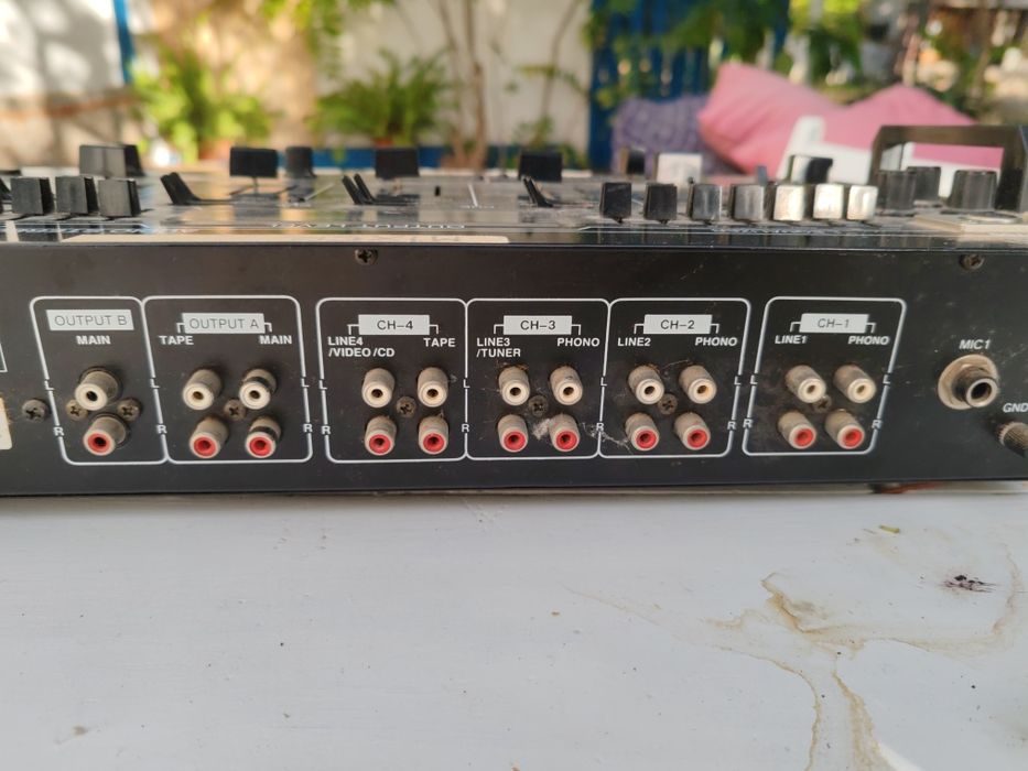 Mesa de Dj fonestar SM-1700