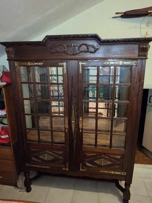 Cristaleira Louceiro Antiga