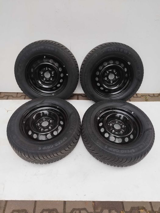 2024R j.NOWE 195/65R15 ZIMOWE 5x114,3 oryginał TOYOTA Corolla e21