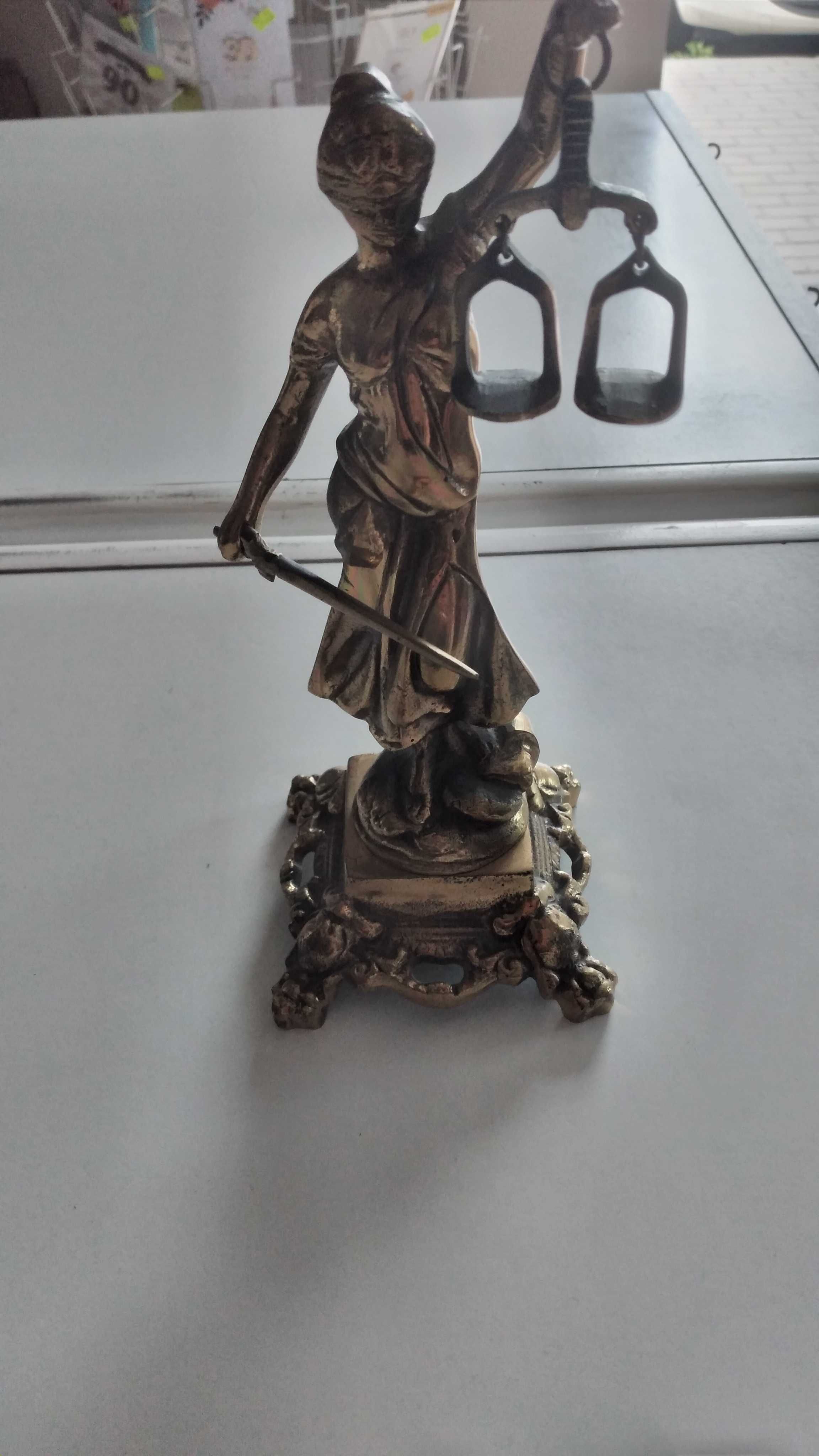 Figurka Temidy mosiądz
