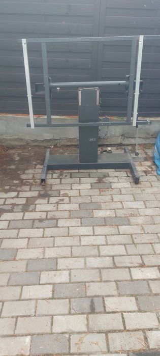 Statyw do tablic interaktywnych elektryczny