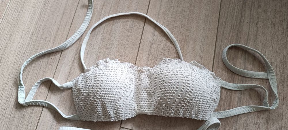 Biały koronkowy kostium kąpielowy Calzedonia XS