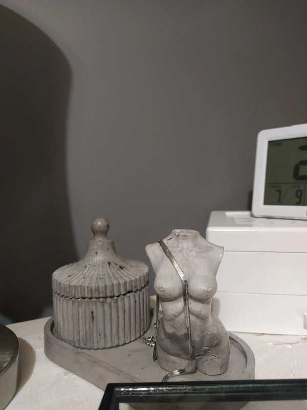 Conjunto cerâmico cinzento escuro