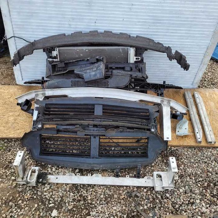 MERCEDES GLA W247 Передня панель, телевізор