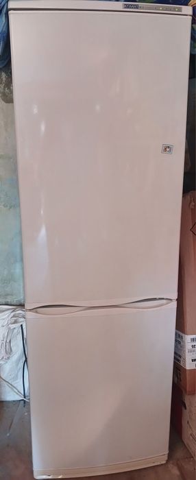 Продам холодильник Атлант бу