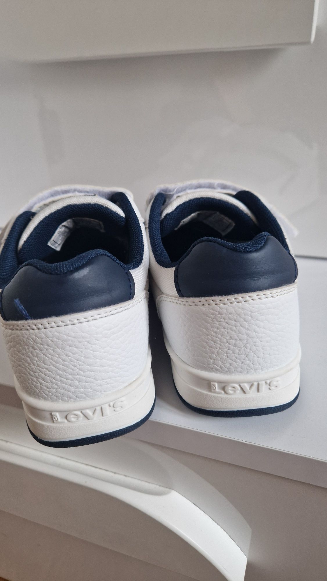 Sneakersy Levi's r. 31