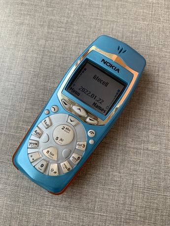 Nokia 3510i Уникальный дизаин.