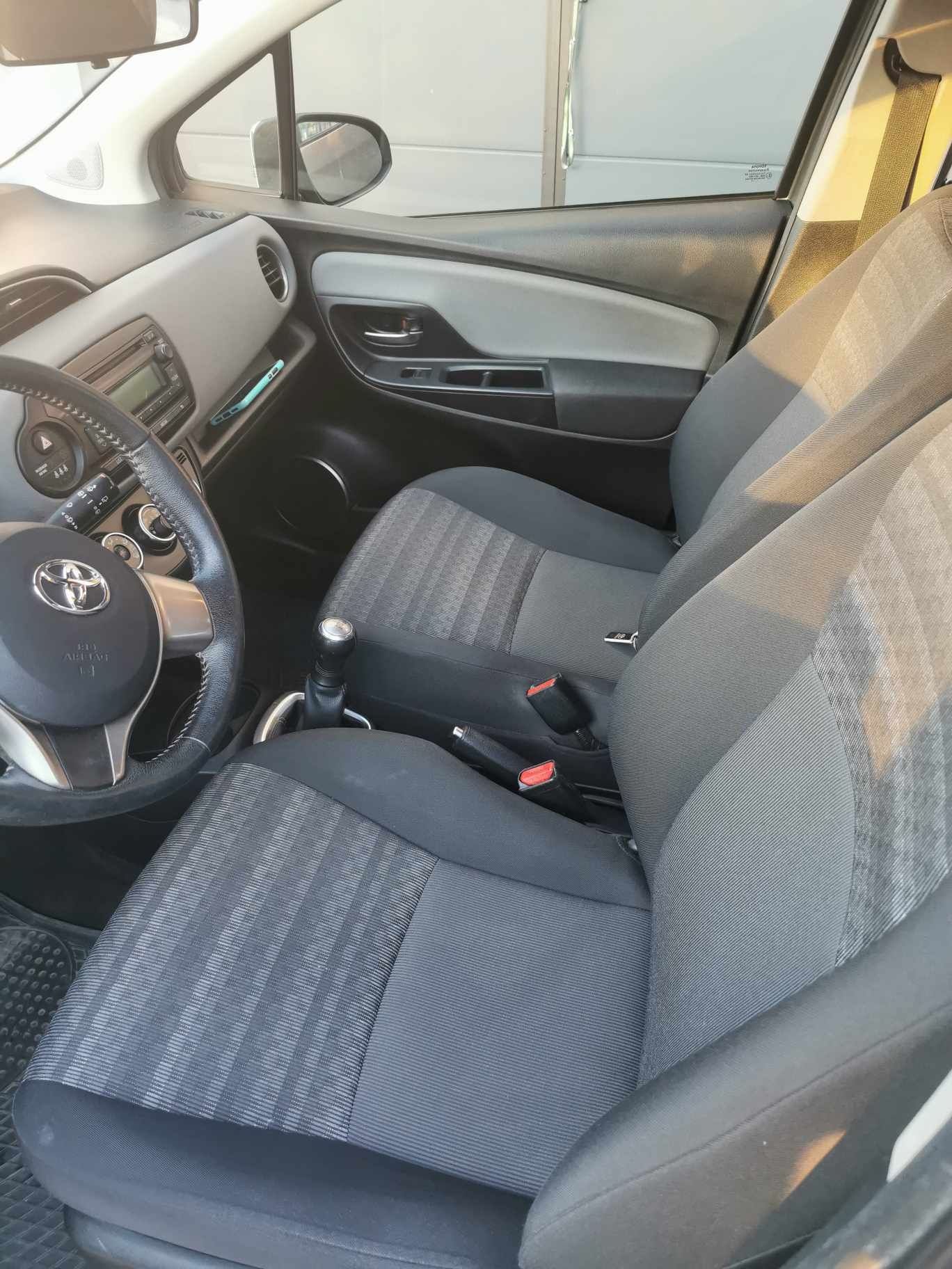 Toyota yaris 2016r od osoby prywatnej