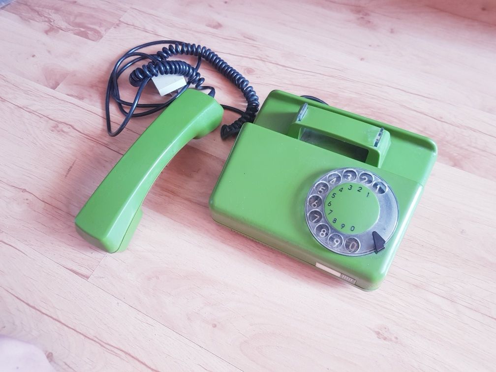 Telefon stacjonarny Tullipan 319 RWT z czasów PRL