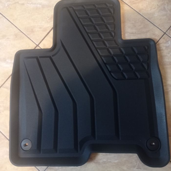 Dywaniki gumowe do auta