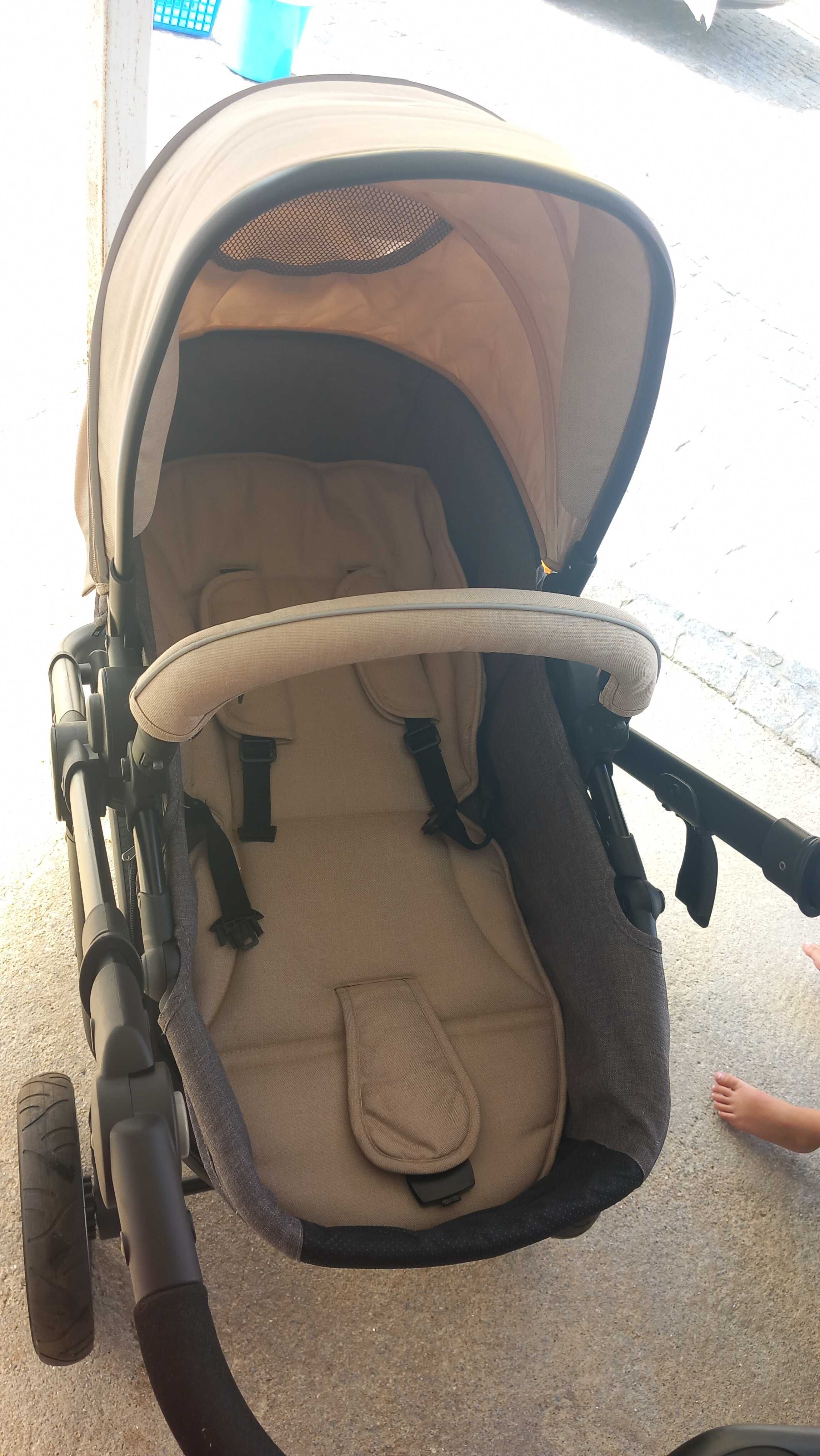 Carrinho de bebe da Zippy como  novo