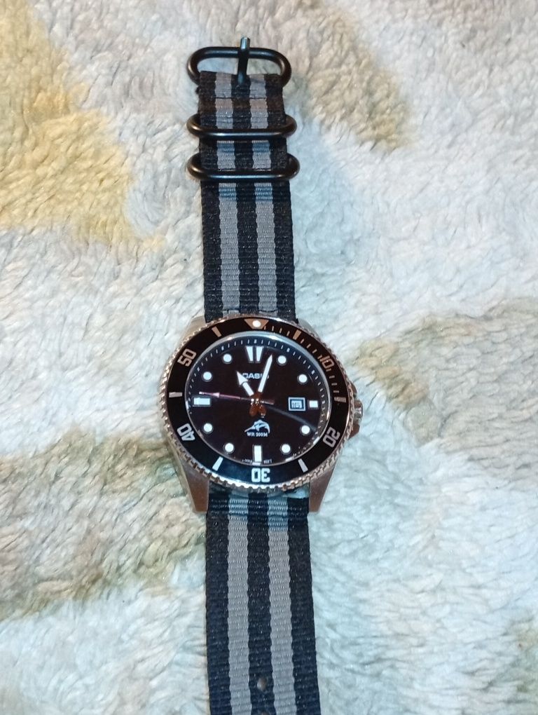 Zegarek męski Casio MDV-106 Marlin.