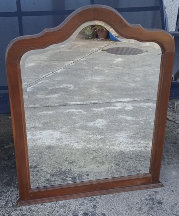 Moldura com vidro Espelho em castanho maciço ótimo estado