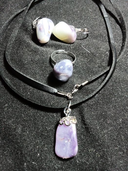 Conjunto par de brincos ,anel e colar Pedras naturais TIFFANY  PORTES
