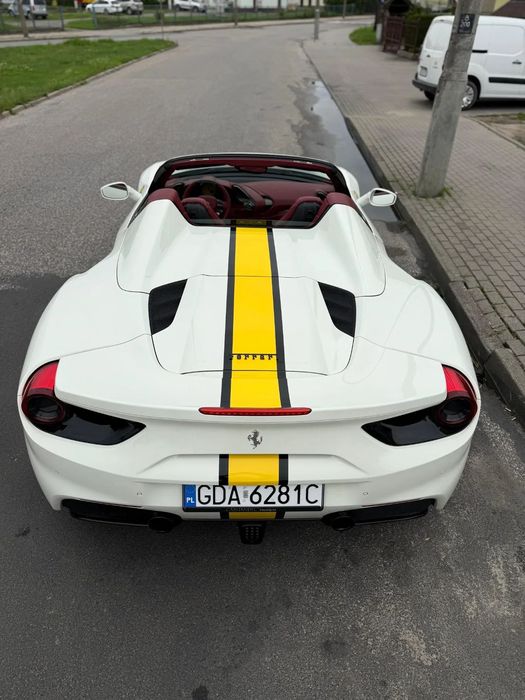 Ferrari 488 Cabrio mega stan ZAMIANA