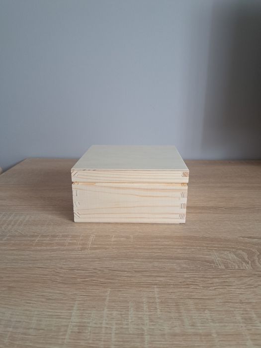 Skrzyneczka drewniana do decoupage 16x16x8