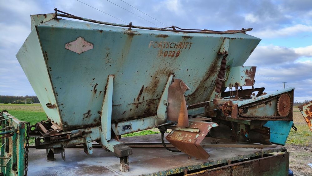 Skrzynia ładunkowa zabudowa Fortschritt D032B Gustrow ifa piast rcw