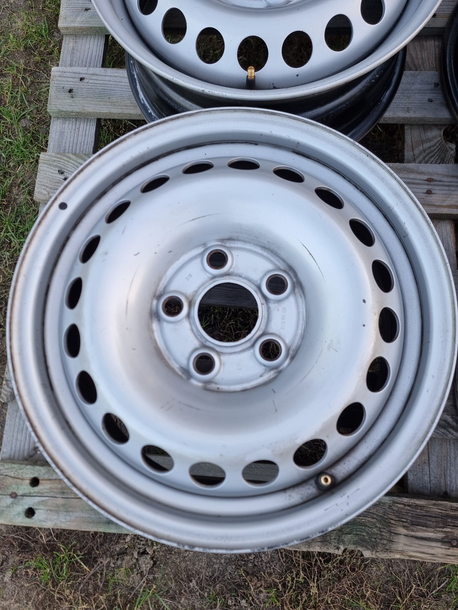 4x Felgi stalowe wzmacniane oryginalne Vw T5,T6 5x120 16"