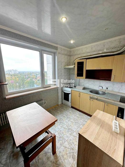 Продам 2 кімн. квартиру на вул. Мохнацька, 87