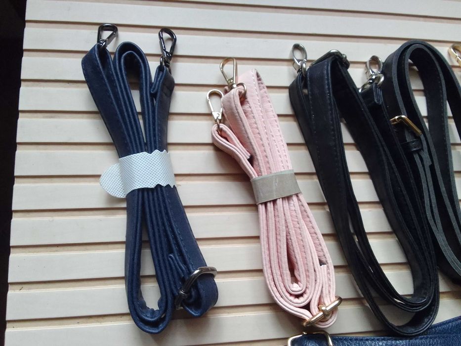 Paski od torebek ( 7 sztuk ) .. fabrycznie nowe, różne kolory.