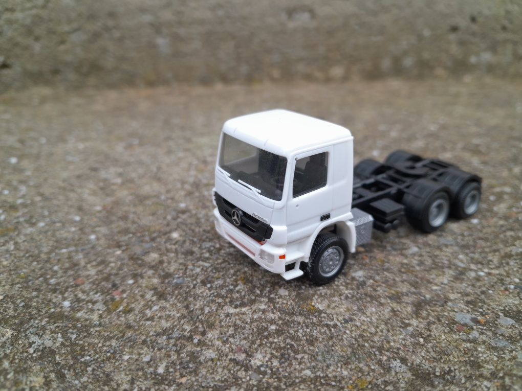 Mercedes Actros mp3 Herpa h0 1:87