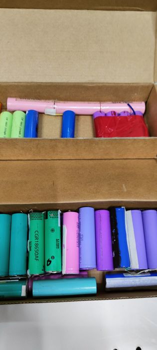 Аккумуляторы банки с ноутбуков миш маш.