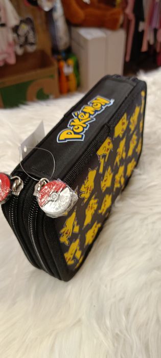 Piórnik Pokemon z wyposażeniem