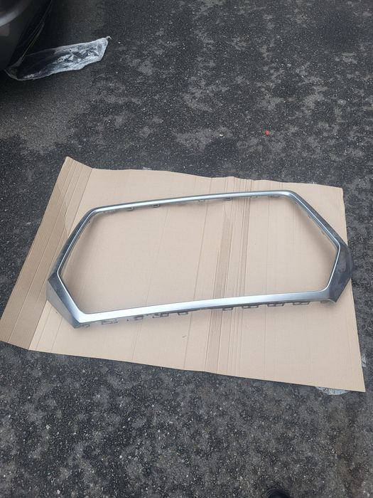 Накладка решітки Audi Q7 4M