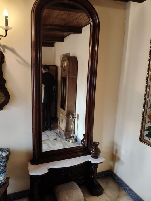 Duże klasyczne lustro wolnostojące