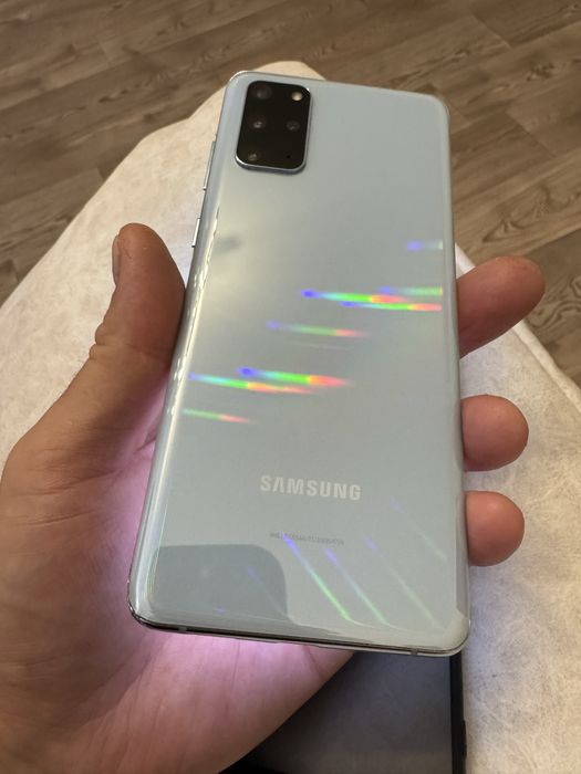 Samsung S20 plus новий