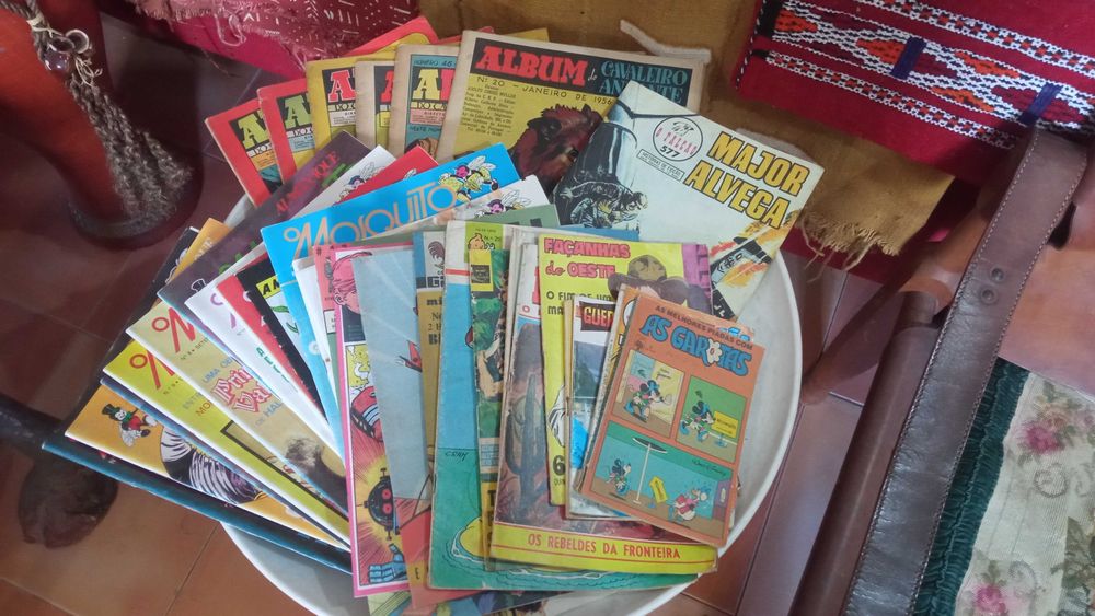 Vendo BD em segunda mão.