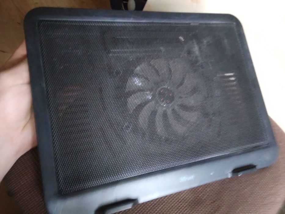 Подставка с охлаждением для ноутбука, планшета.