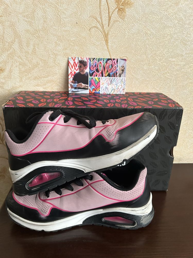 Кросівки new balance