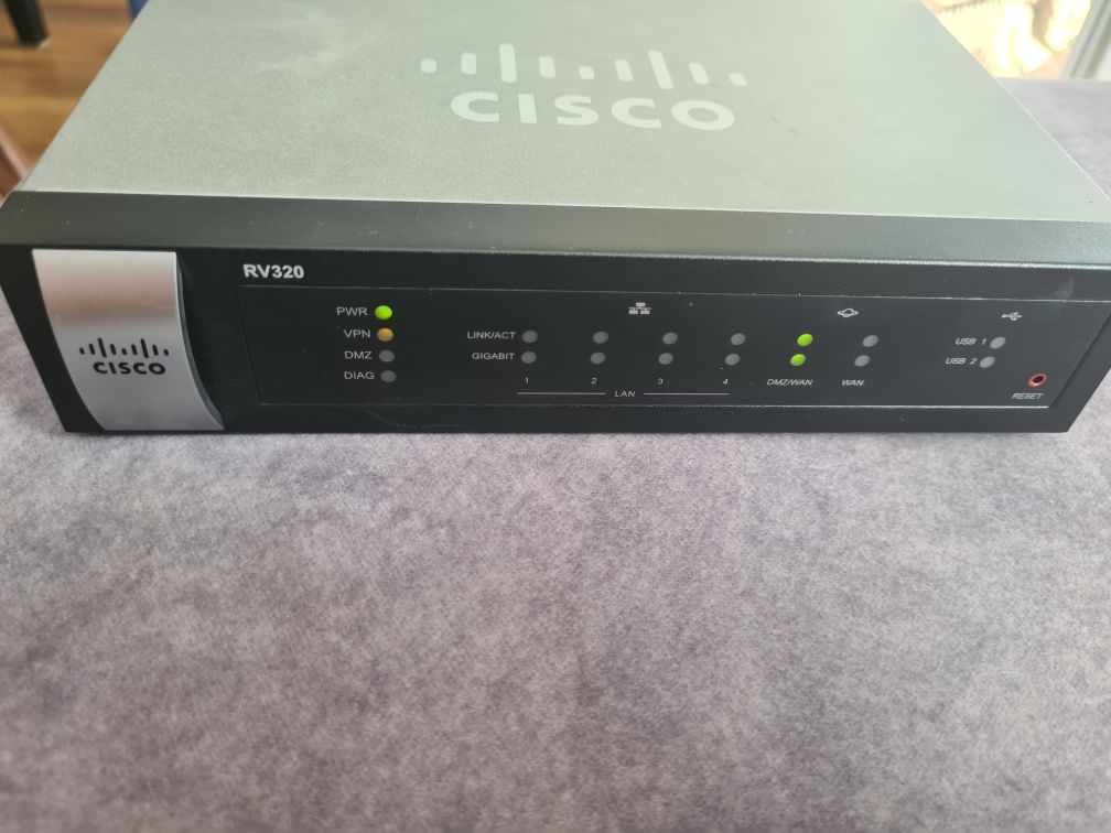 Router Cisco RV 320