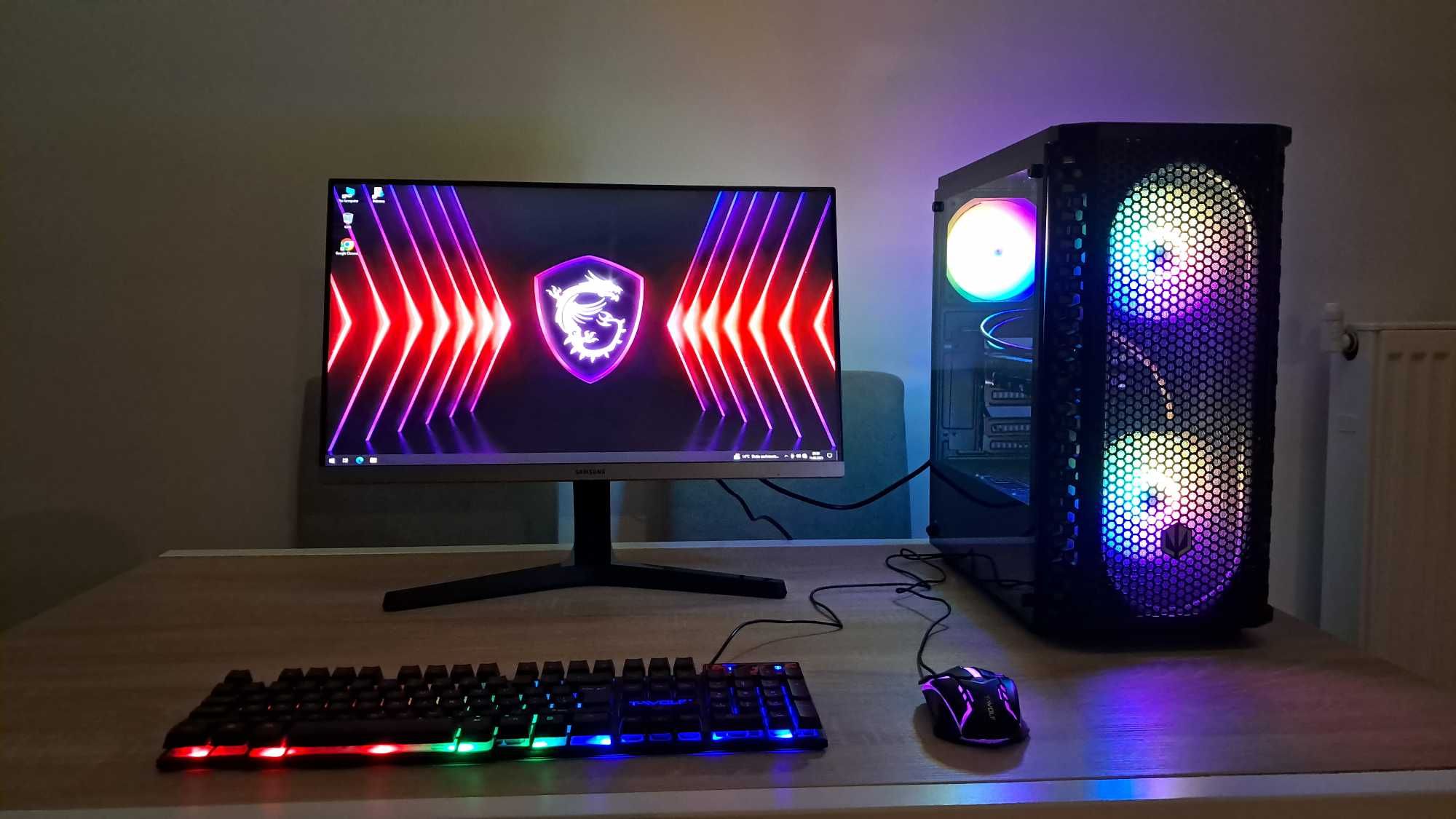 Zestaw Dla Gracza i7 8x3.9GHz/GTX/Ram-16GB/SSD+1TB/Samsung 24' IPS