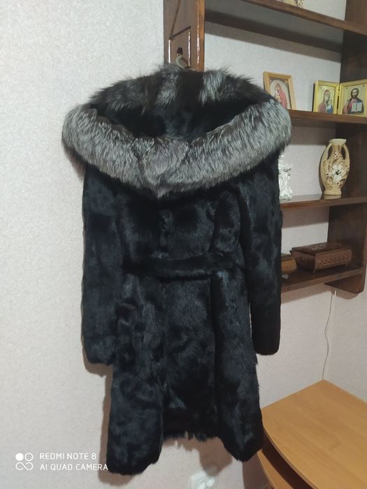 Натуральна шуба з хутра козлика