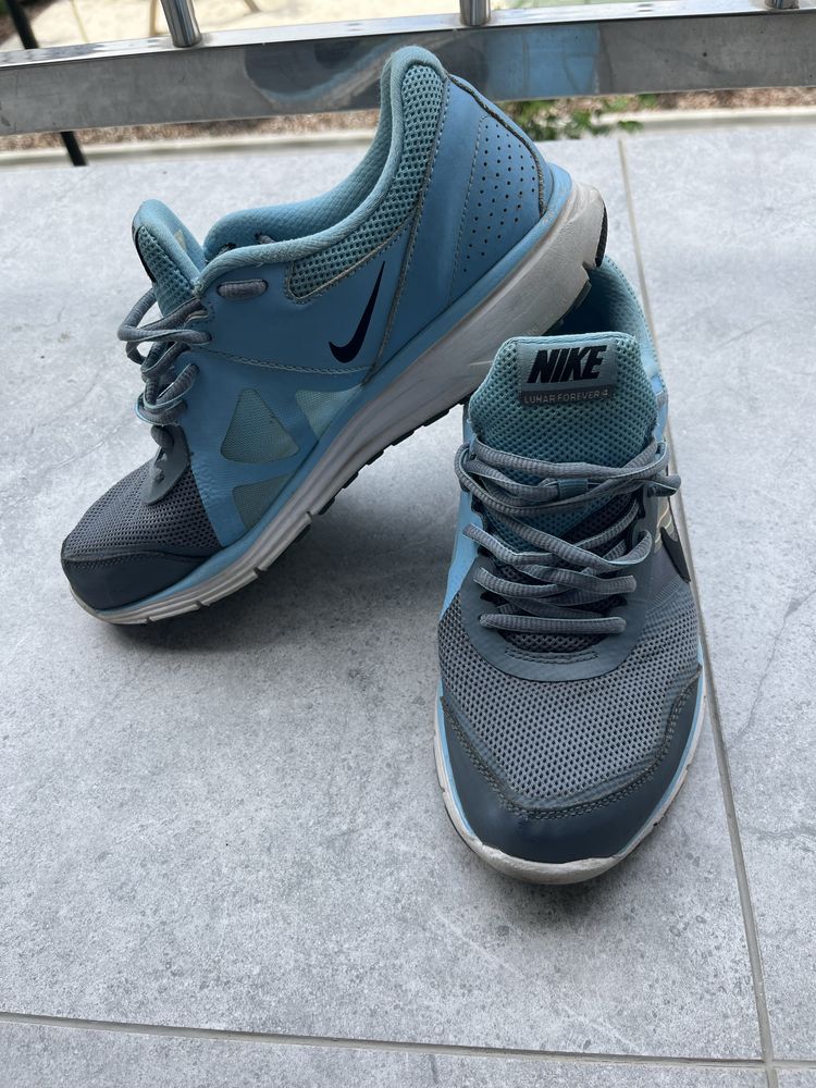 Продам кросовки nike 42 р