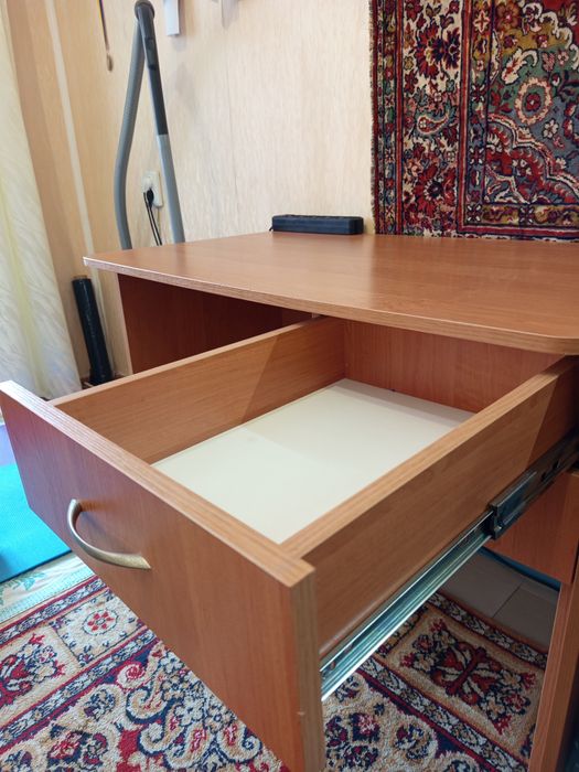 Стол Стіл письмовий, офісний