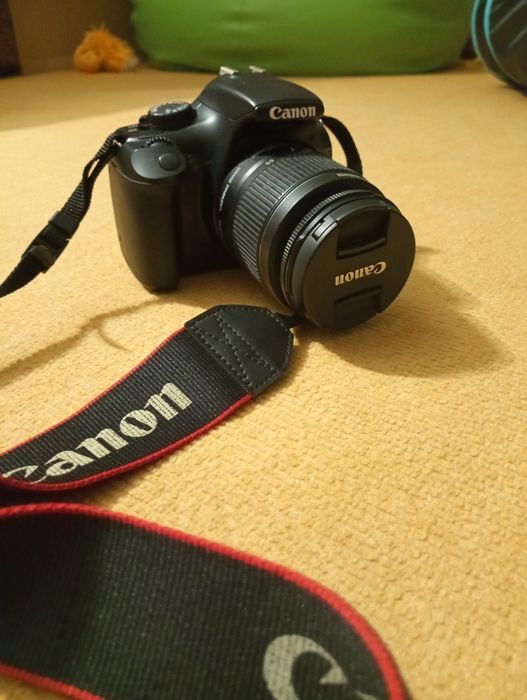 Canon EOS 1100D + efs 18 55 mm