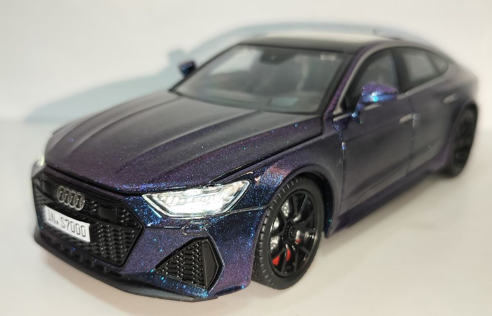 Audi RS7 Sportback модель 1:24 CHE ZHI Металлическая звук свет