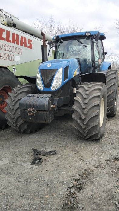 Трактор New Holland T7040