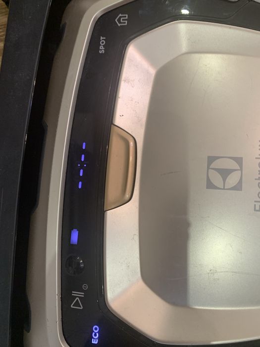 Робот пилосос Electrolux pure i 9