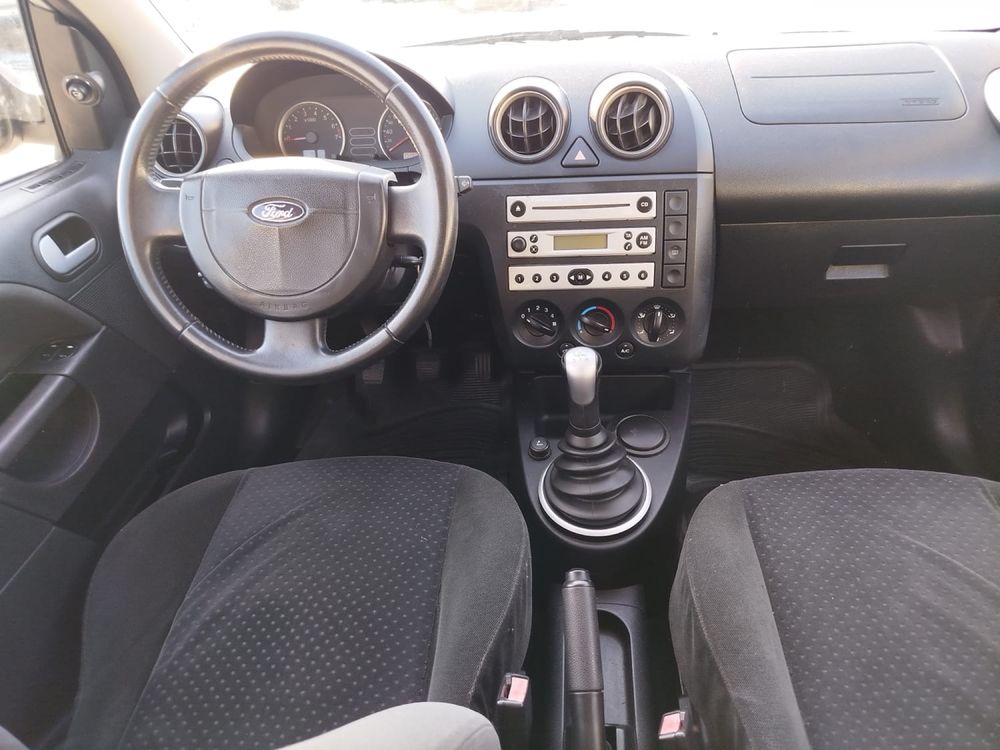 Ford Fiesta 2005 NEGOCIÁVEL