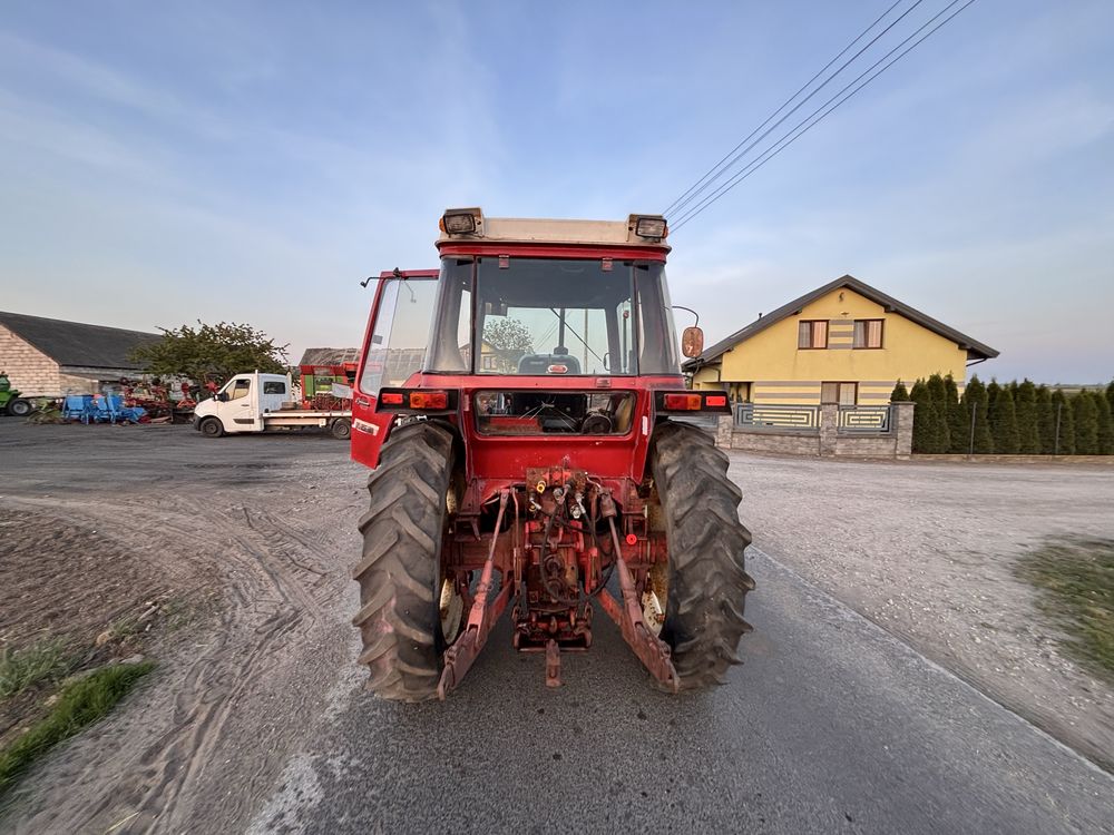 Case international 585 XL z turem