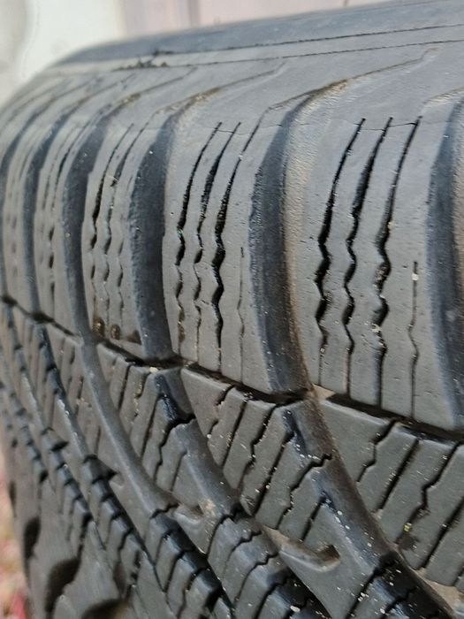 Зимня резина на металевих дисках R16