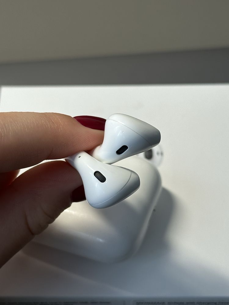 AirPods 2 б/в оригінал бездротові навушники