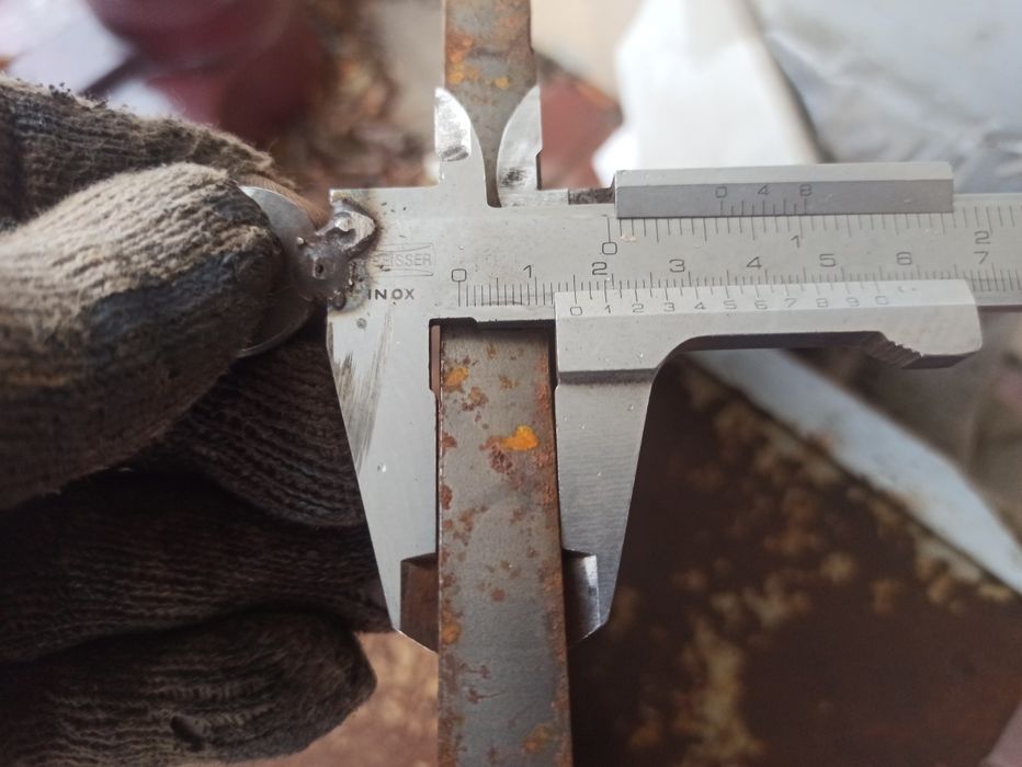 Ruszt żeliwny do kominka gruby 15 mm